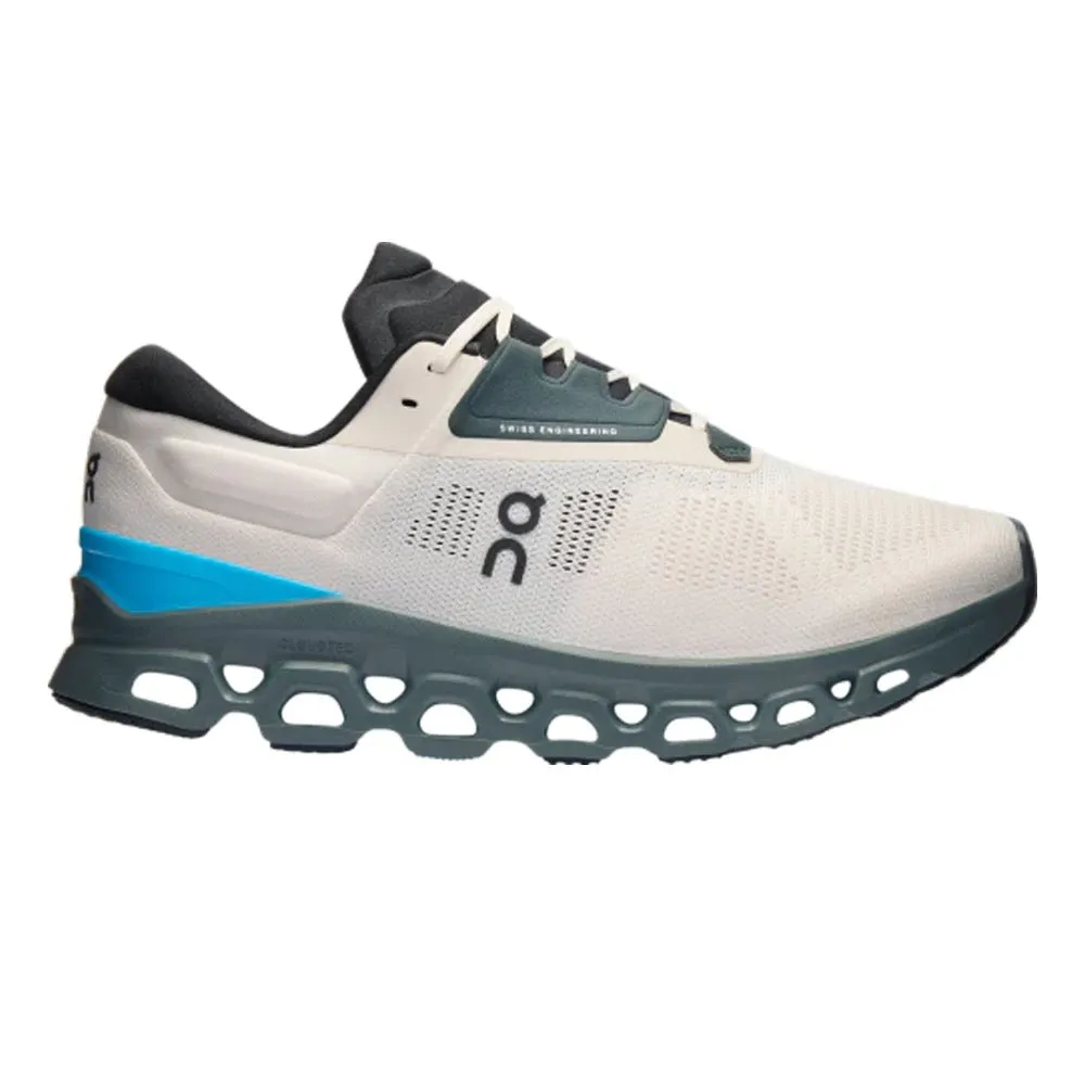 Synthetic Upper Reinforced seams add durability without extra bulk ON Cloudstratus 3 