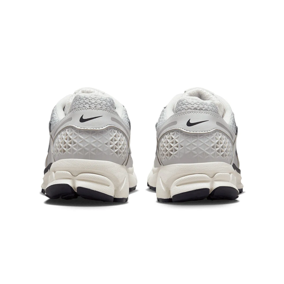 Training Ready Retro design Wmns Zoom Vomero 5 'Photon Dust Metallic Silver'