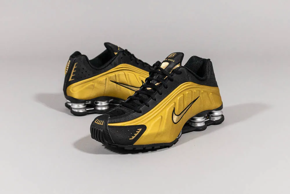 Foot Arch Support Track Day Women's Nike Shox R4 'Black and Metallic Gold'