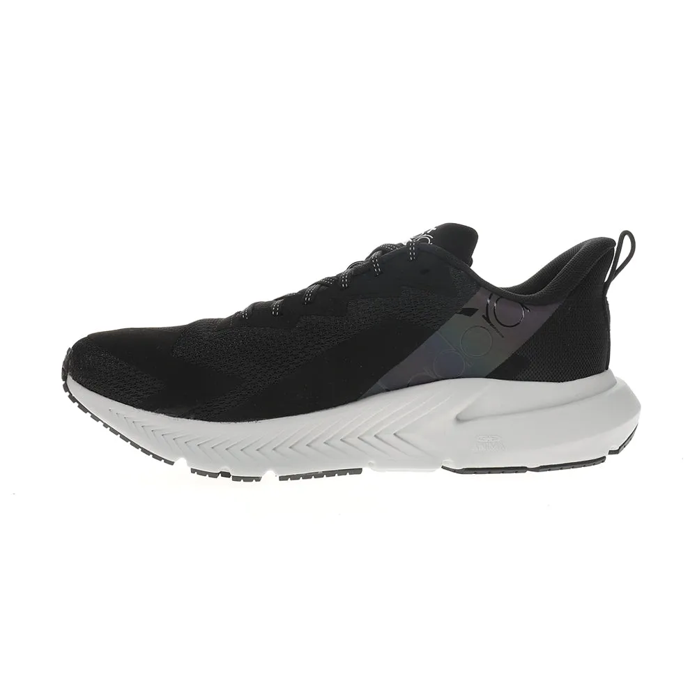 Asymmetric Heel Cup Mythos Blushield Volo 4 Hip Running Shoes