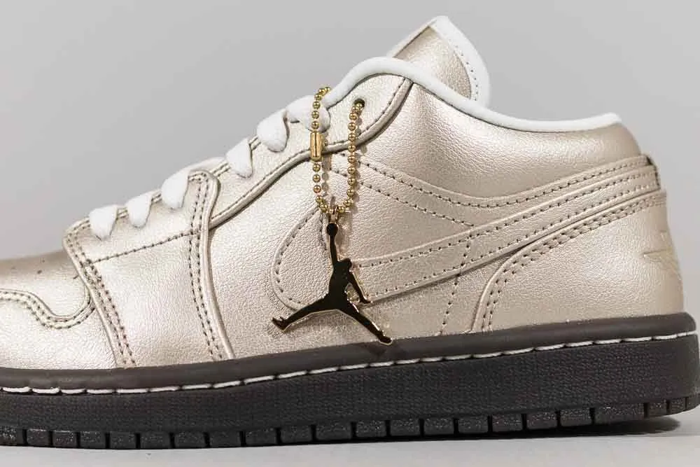 Lateral Containment Walls Women's Air Jordan 1 Low SE 'Metallic Zinc'