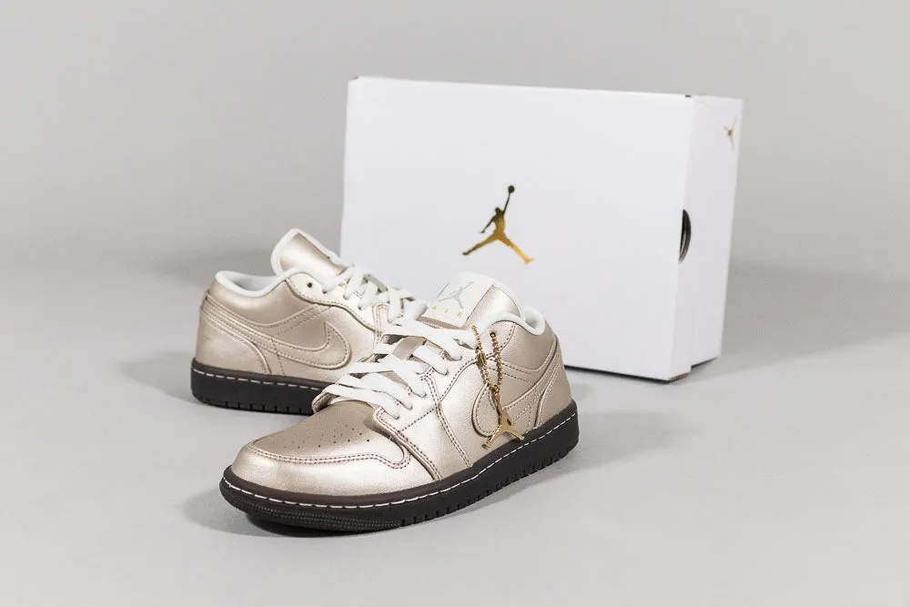DurableConstruction Women's Air Jordan 1 Low SE 'Metallic Zinc'