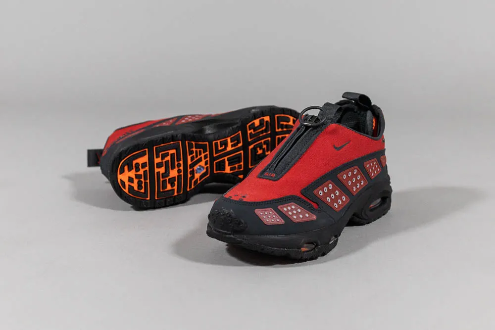 Women's Nike Air Max SNDR Gore-Tex 'Hyper Crimson' Shock Resistance Every Scene