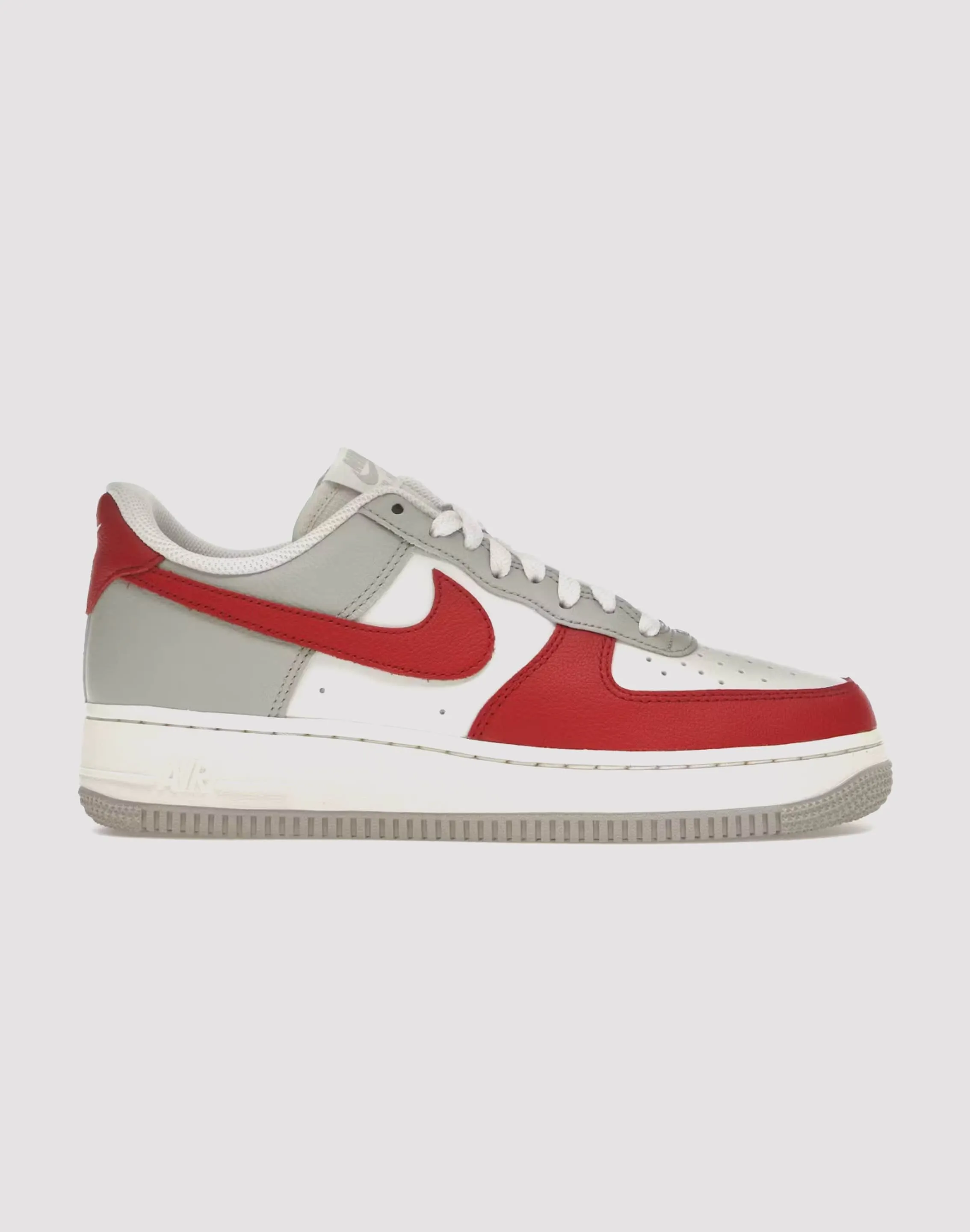 Ventilated Design Sneakers High Top Nike Air Force 1 Low LV8