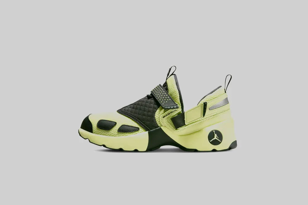 Women's Jordan Trunner LX 'Luminous Green' Flexible Sole Articulation Dynamic Traction Pattern