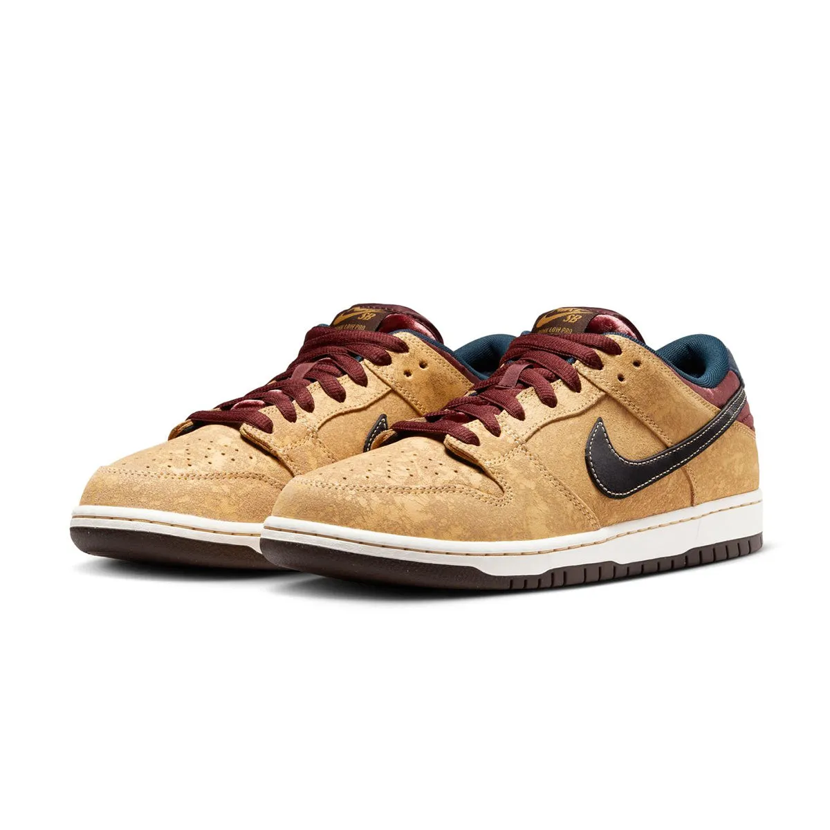 Unique ease urban walks SB Dunk Low Pro 'City of Cinema'