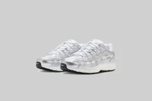 Neutral Stability Control Pull   Tab Women's Nike P-6000 'White and Metallic Silver'