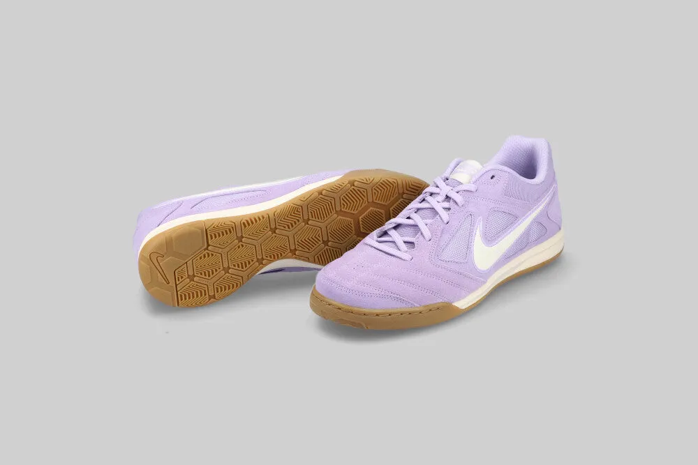Nike Gato 'Hydrangeas' ventilation channels Extended Heel Counter