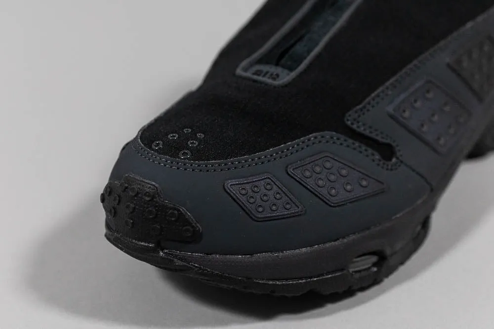 Women's Nike Air Max SNDR GORE-TEX 'Black and Dark Smoke Grey' Stretchable Fabric