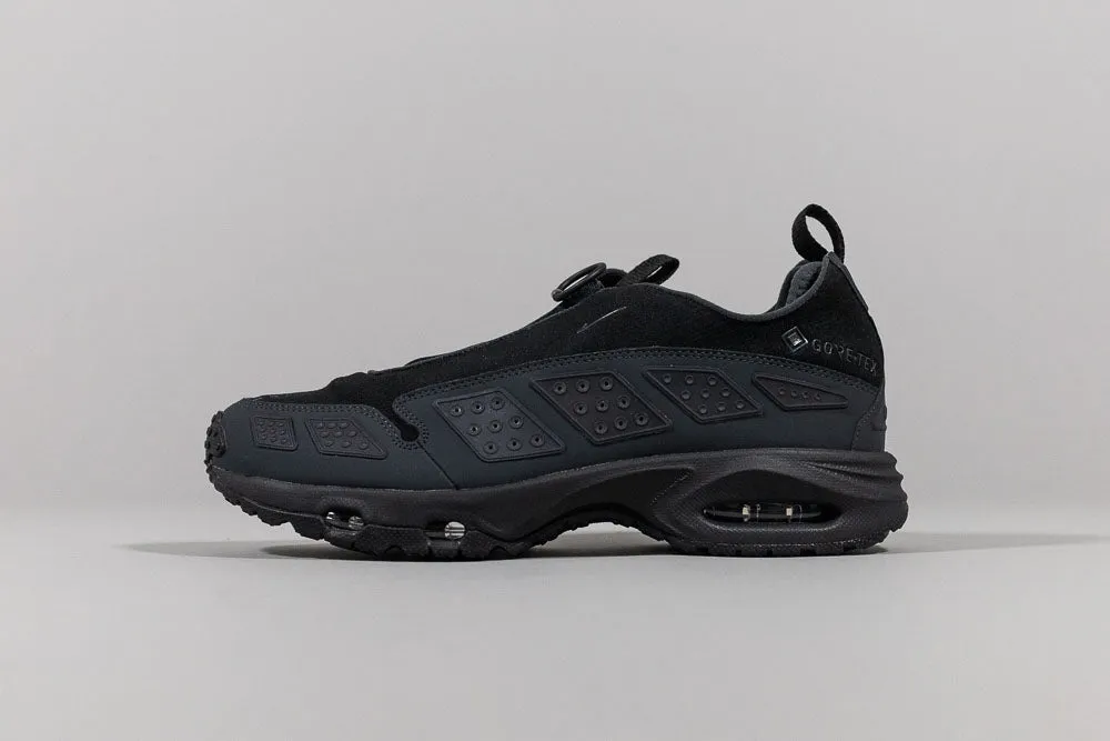 Women's Nike Air Max SNDR GORE-TEX 'Black and Dark Smoke Grey' Everyday Runner Rolling Motion Geometry