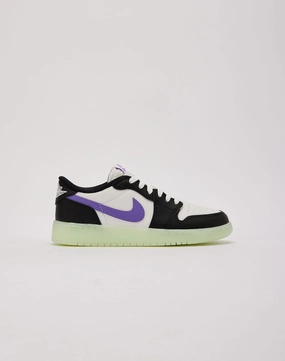 Dynamic Motion Wrapping Jordan Air Jordan 1 Retro Low OG 'Black Raspberry' Grade-School