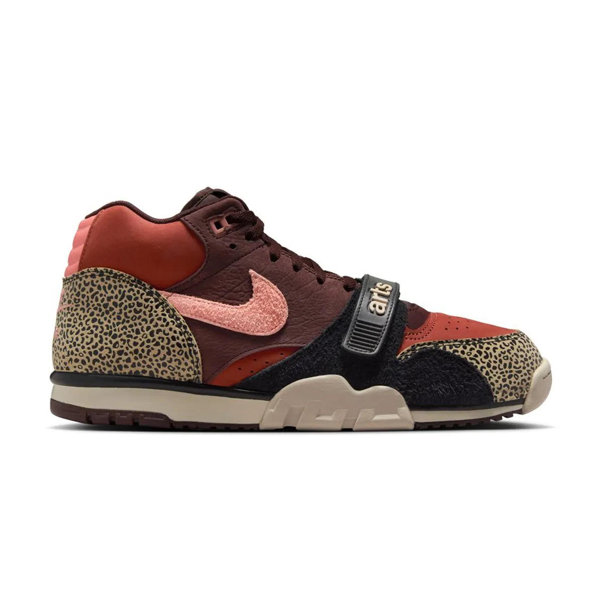 Running Style   Arts & Rec SB Air Trainer 1 Qs 'Earth Dusty Peach'
