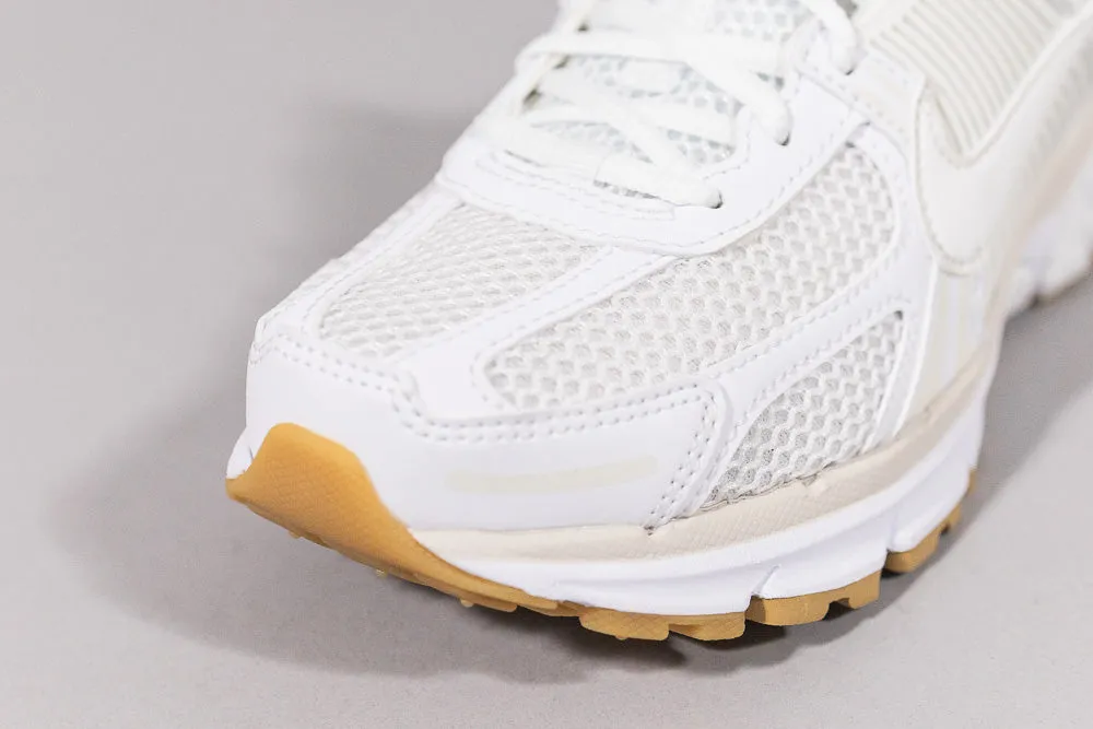 Jump High Torsional Stability Base Women's Nike Zoom Vomero 5 'White'