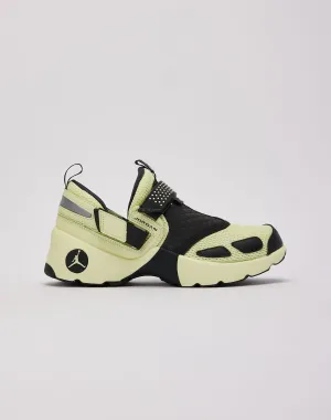 Jordan Trunner LX Fashionable Design