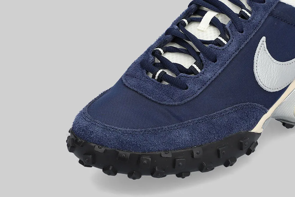 Nike Air Max Waffle 'Obsidian and Midnight Navy' Anatomical Shape Design