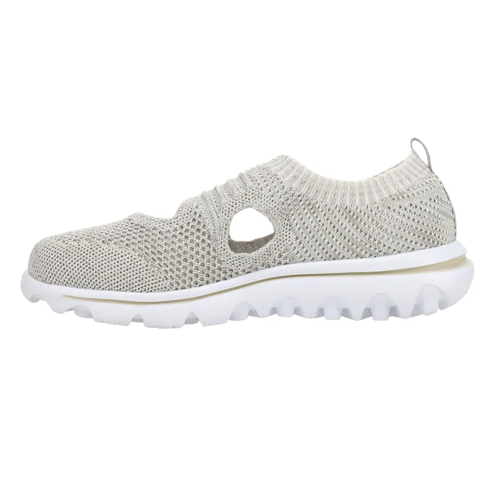 Ventilation Perforation System TravelActiv Avid Walking Shoes