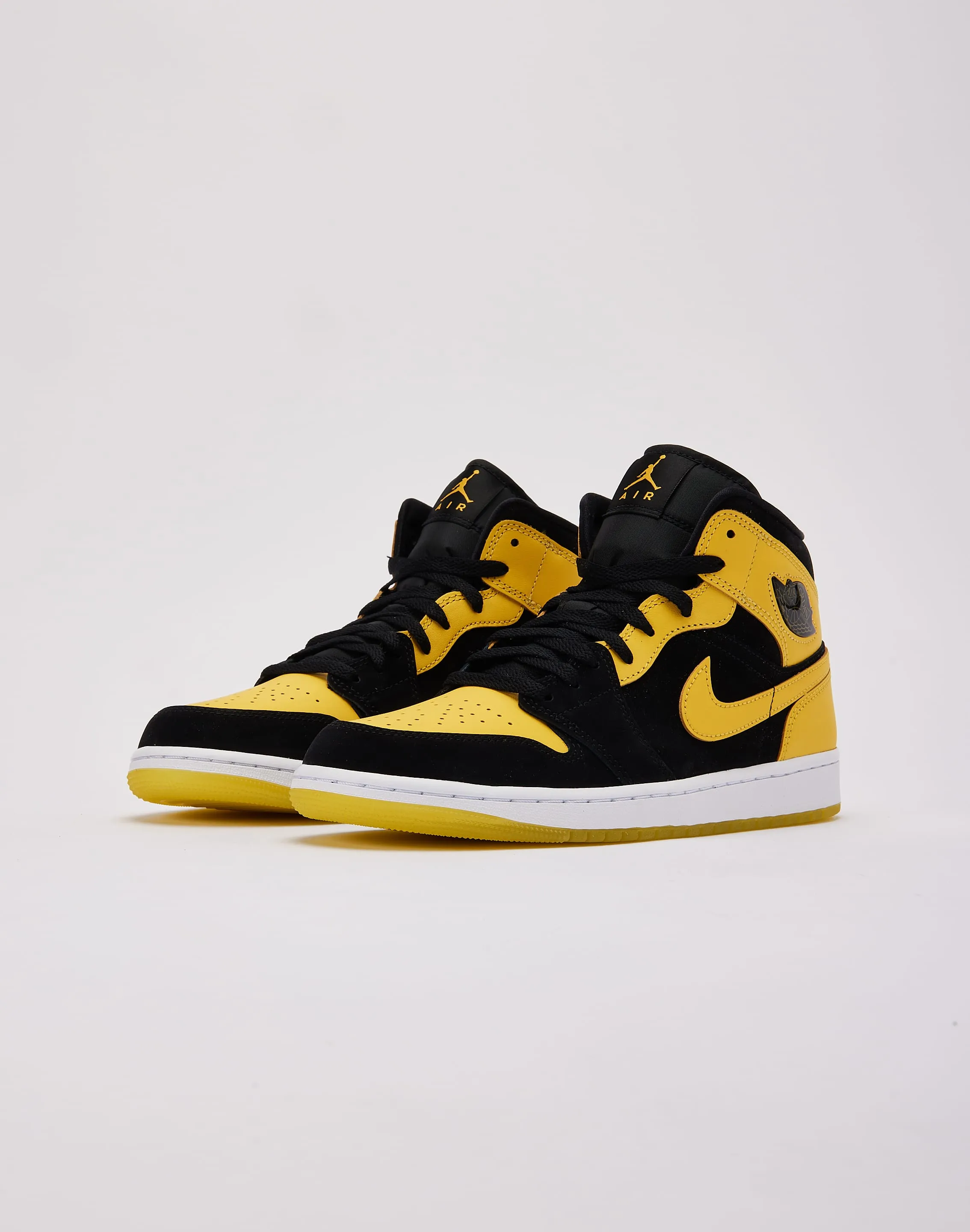 Jordan Air Jordan 1 Mid SE 'New Love' Collar Padding Low Top Design
