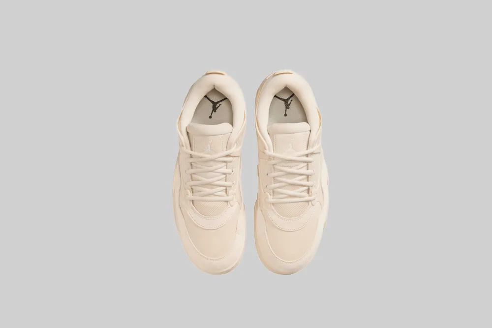 Lightweight Cushioning Foam Women's Air Jordan 4 RM 'Legend Light Brown'