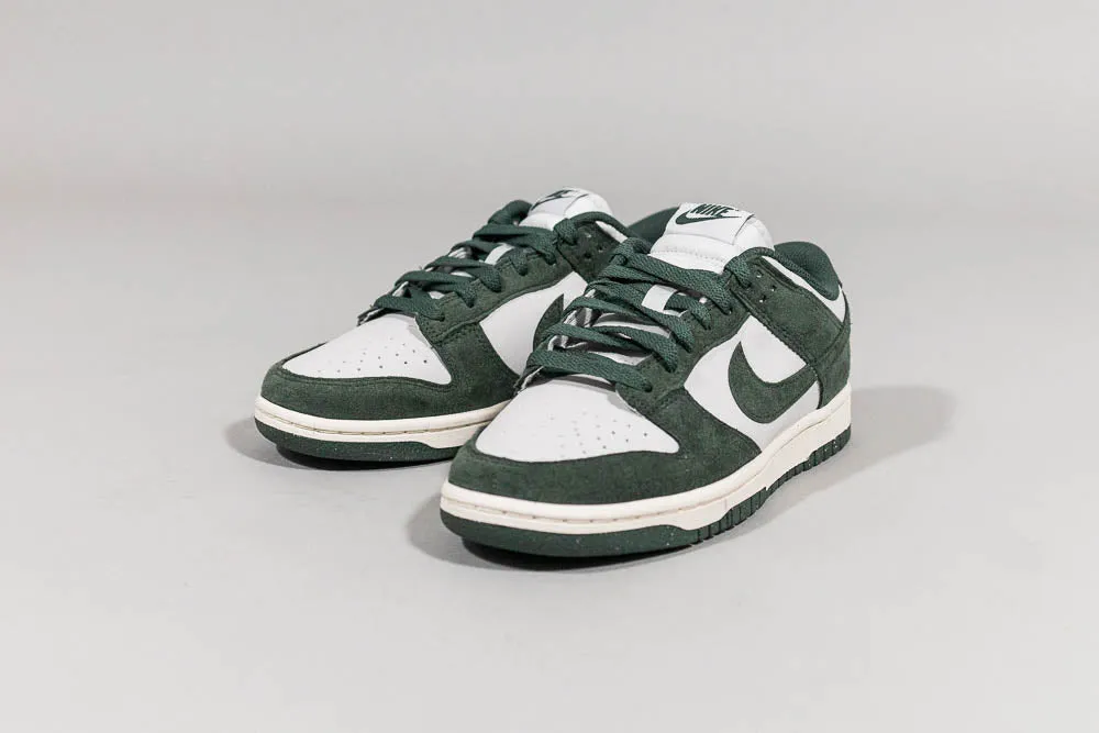 Smart Look Reactive Rebound Nike Dunk Low Next Nature 'Vintage Green'