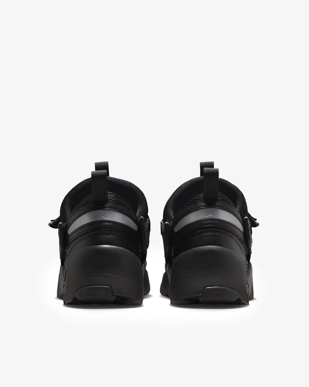 Match Ready Structure WMNS Jordan Trunner LX 'Triple Black'