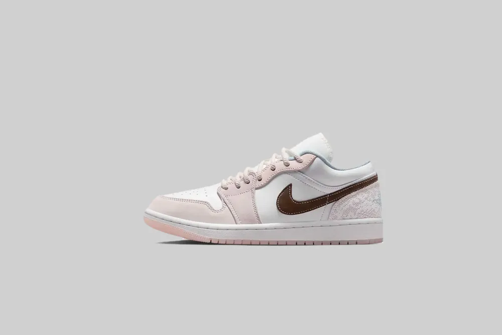 All-terrain Women's Air Jordan 1 Low 'Coral Reef'