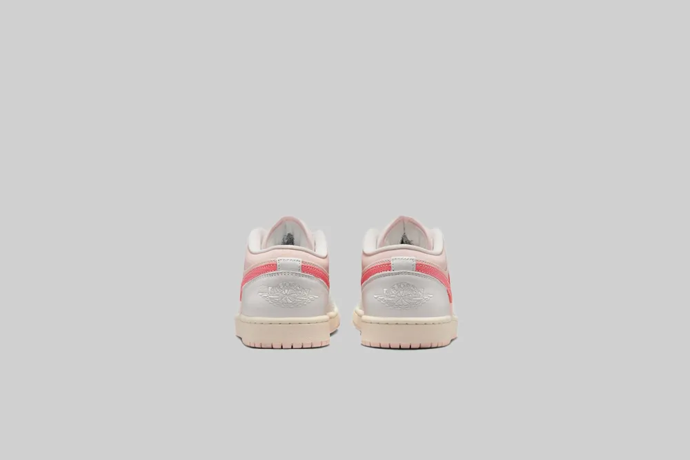 Women's Air Jordan 1 Low SE 'Strawberry Milkshake ' Functional Design Performance Cushioning