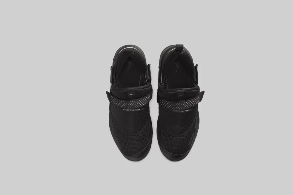 Stability frame Women's Jordan Trunner LX 'Triple Black'
