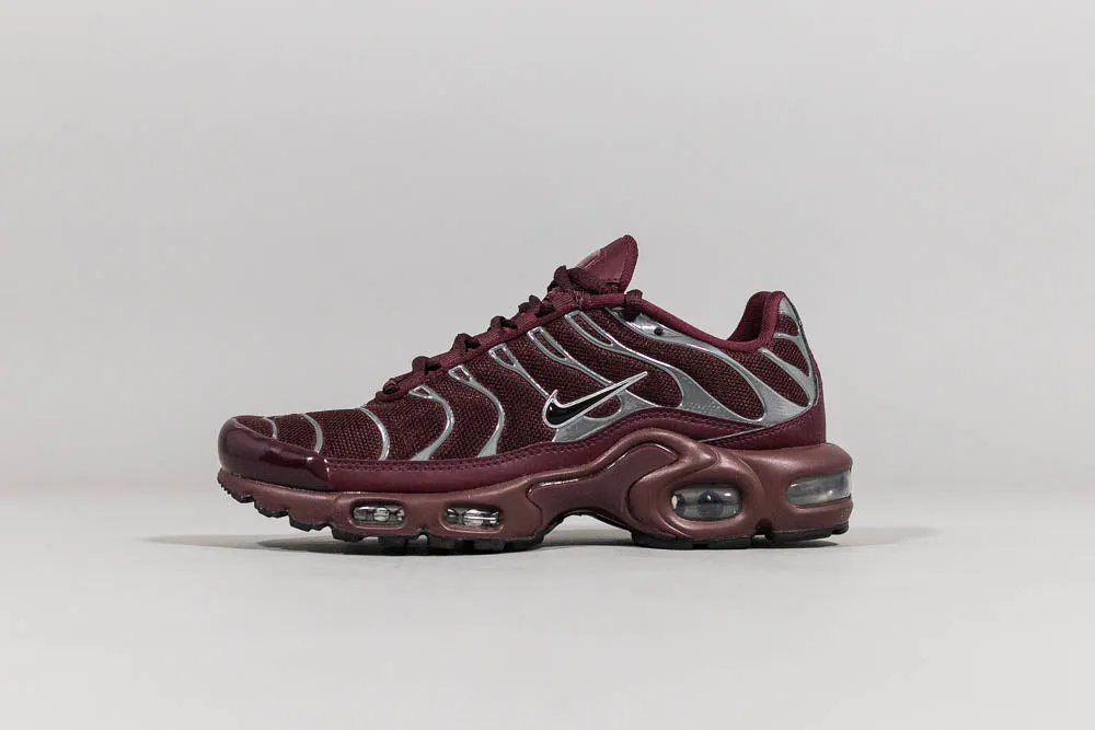 Stretchy sole Plush Lining Women's Nike Air Max Plus SE 'Night Maroon'