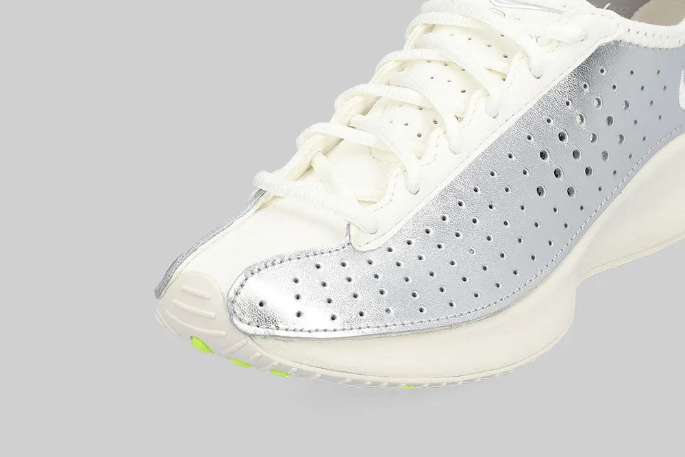 Bold colors Women's Nike Air Superfly 'Pale Ivory and Metallic Silver'