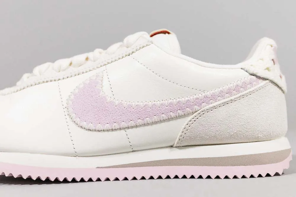 Women's Nike Cortez 'Valentine's Day' Anti   Fatigue Style Boost