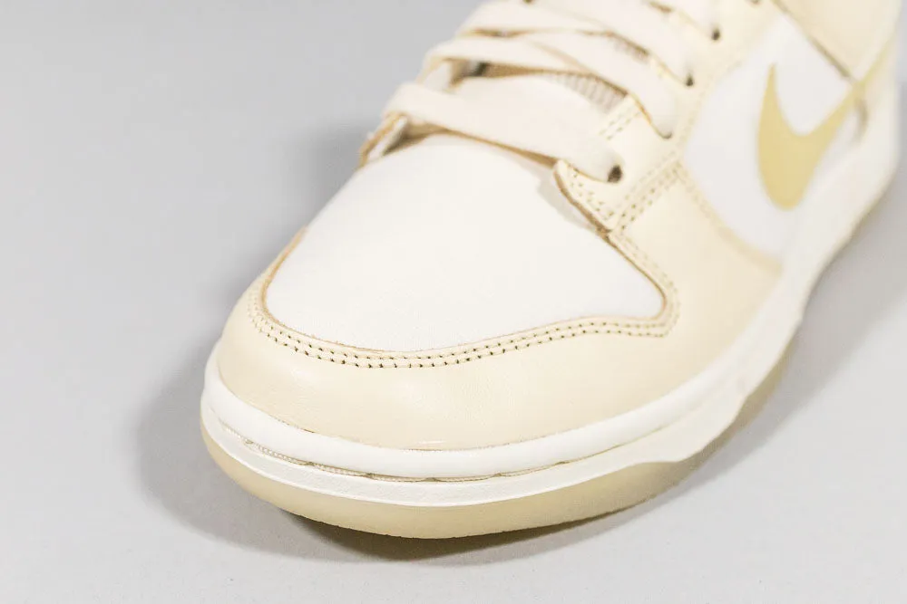 Temperature Regulating Fabrics Upgraded arch Women's Nike Dunk Low 'Muslin and Team Gold'