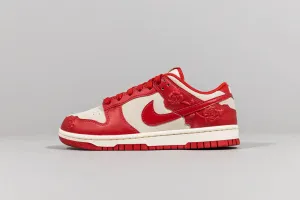 Women's Nike Dunk Low 'Roses' Comfortable Step