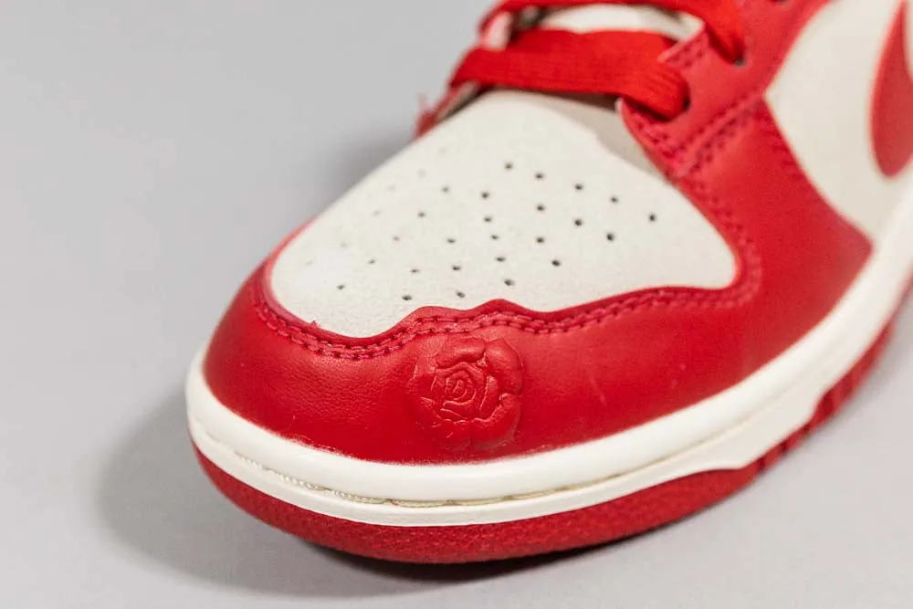 Energy Returning Foam Women's Nike Dunk Low 'Roses'