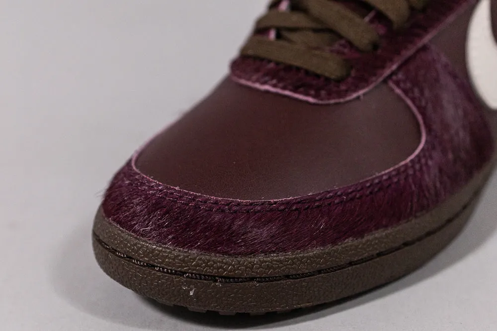 Shock Use Women's Nike Field General '82 'Burgundy Crush'