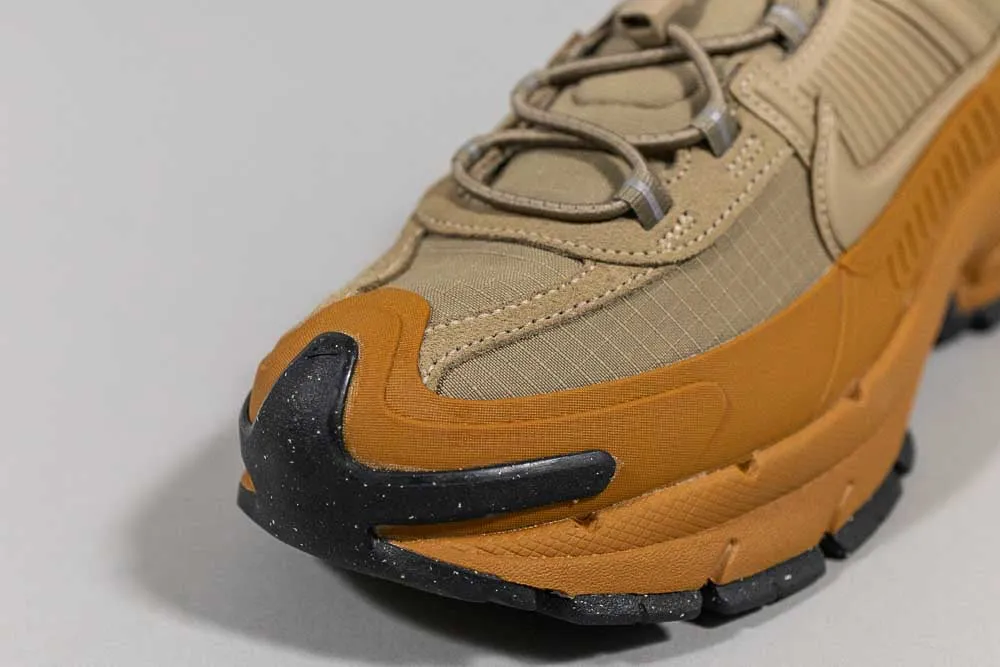 Lightweight Grip Women's Nike Zoom Vomero Roam 'Flax'